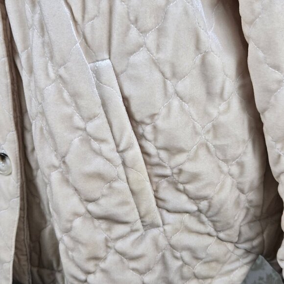 See and Be Seen Size Med Cream Colored Quilted Shacket Button Front NWT - Picture 5 of 16